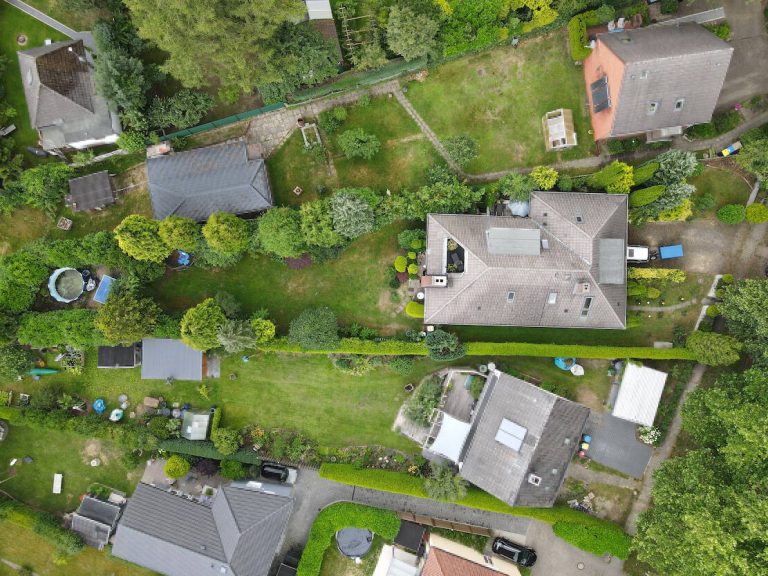 Immobilienangebot - Hamburg - Alle - Der Bauplatz für Ihr neues Zuhause in Rahlstedt.
Ruhig und verkehrsgünstig gelegen in 2. Reihe.