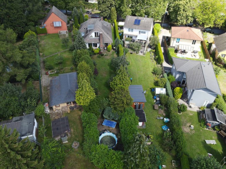 Immobilienangebot - Hamburg - Alle - Der Bauplatz für Ihr neues Zuhause in Rahlstedt.
Ruhig und verkehrsgünstig gelegen in 2. Reihe.