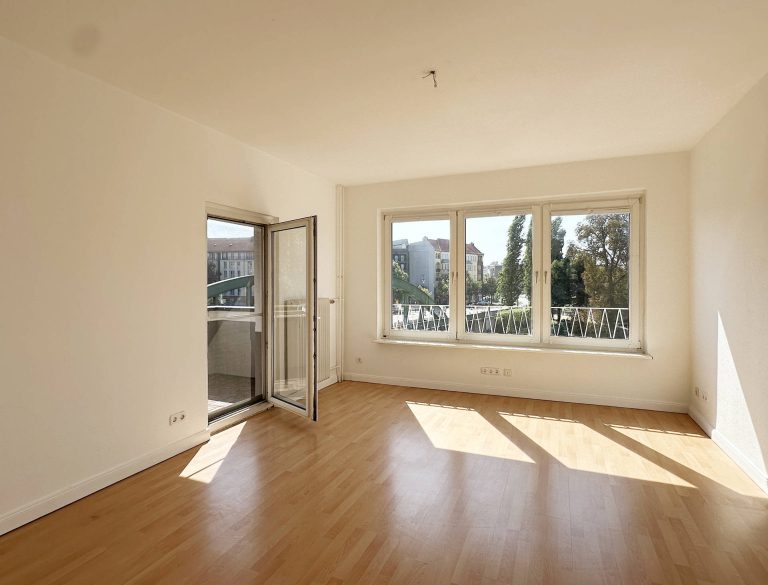 Immobilienangebot - Berlin - Alle - Spreeblick vom Balkon und Schlossgarten fast vor der Tür - mit Aufzug und Stellplatz
