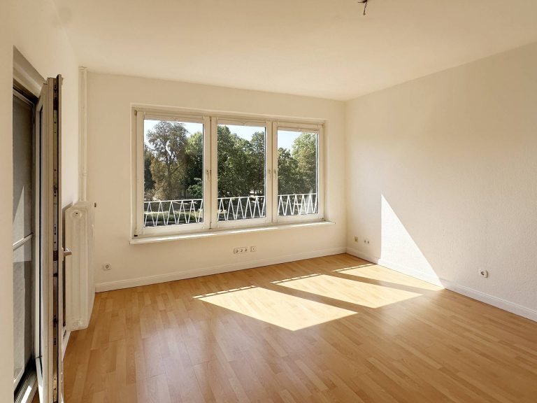 Immobilienangebot - Berlin - Alle - Spreeblick vom Balkon und Schlossgarten fast vor der Tür - mit Aufzug und Stellplatz