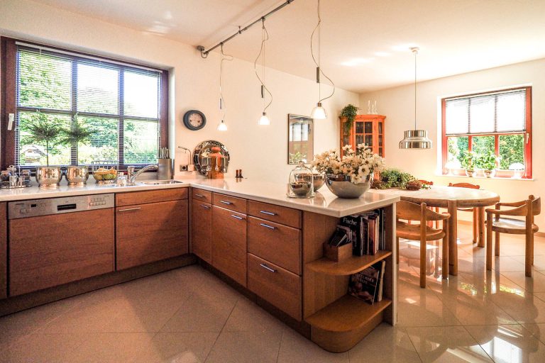 Immobilienangebot - Henstedt-Ulzburg - Alle - Super gepflegtes EFH mit traumhaftem Garten und Vollkeller in ruhiger Sackgassenlage