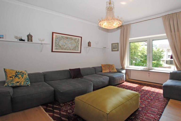 Immobilienangebot - Hamburg / Ohlsdorf - Alle - Außergewöhnliche Maisonette-Wohnung in Bestlage 
inkl. Stellplatz und privatem Zugang zum Alstertal