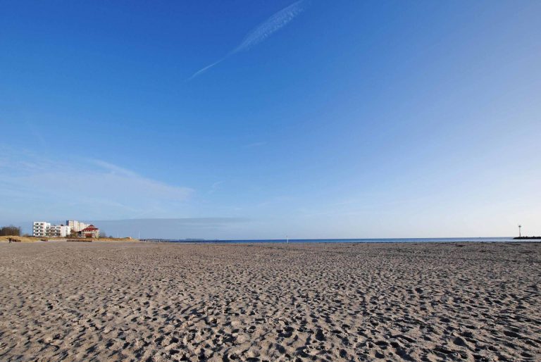 Immobilienangebot - Fehmarn - Alle - Traumhafte Ferienwohnung mit Stellplatz direkt am beliebten Südstrand auf Fehmarn.