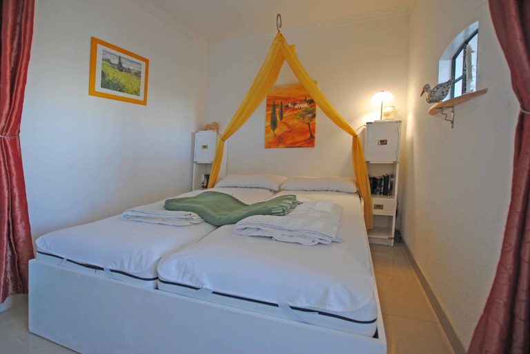 Immobilienangebot - Fehmarn - Alle - Traumhafte Ferienwohnung mit Stellplatz direkt am beliebten Südstrand auf Fehmarn.