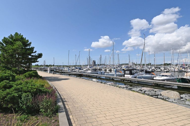 Immobilienangebot - Fehmarn - Alle - Traumhafte Ferienwohnung mit Stellplatz direkt am beliebten Südstrand auf Fehmarn.