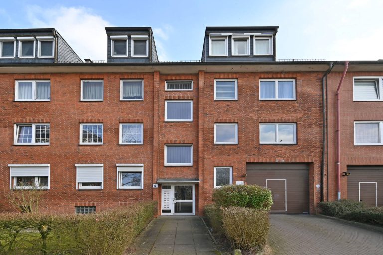 Immobilienangebot - Hamburg Billstedt - Alle - Sanierungsbedürftige 2,5-Zimmer-Wohnung in zentraler Lage von Hamburg-Billstedt mit Stellplatz!