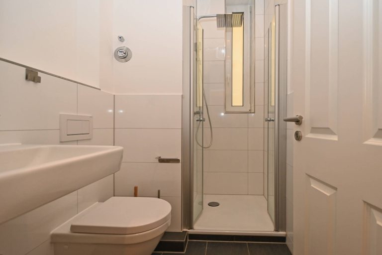 Immobilienangebot - Hamburg - Alle - Schöne und frisch sanierte 3-Zimmer-Erdgeschosswohnung im begehrten Hamburg-Eppendorf