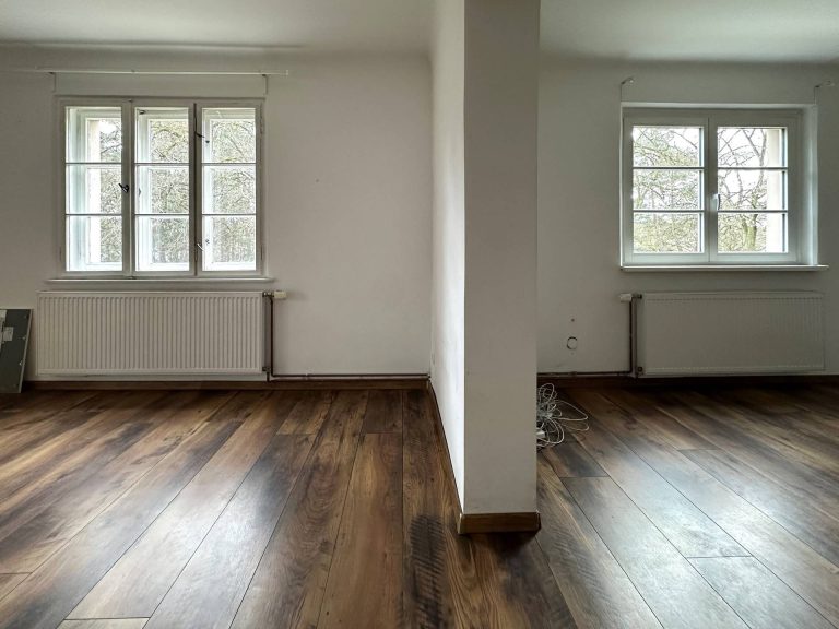 Immobilienangebot - Eichwalde - Alle - Großes Familienhaus aus den 30er Jahren in ruhiger Lage - Mehrgenerationen Wohnen möglich