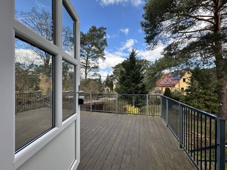Immobilienangebot - Eichwalde - Alle - Großes Familienhaus aus den 30er Jahren in ruhiger Lage - Mehrgenerationen Wohnen möglich