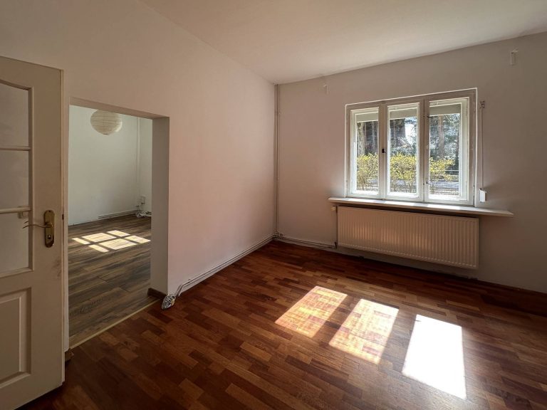 Immobilienangebot - Eichwalde - Alle - Großes Familienhaus aus den 30er Jahren in ruhiger Lage - Mehrgenerationen Wohnen möglich