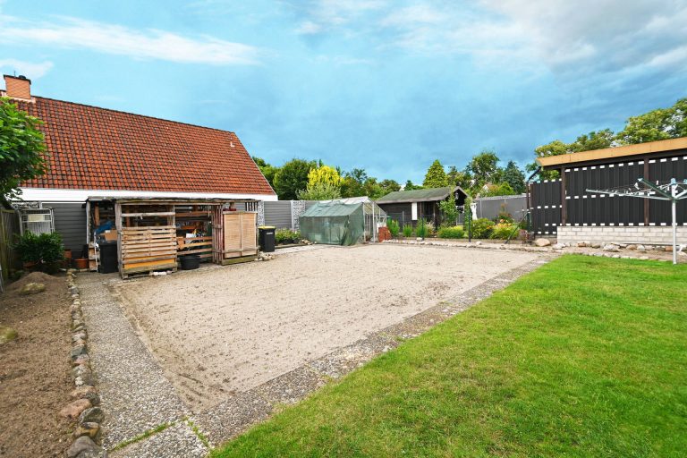 Immobilienangebot - Uetersen - Alle - Im Herzen von Uetersen: Großzügiges Einfamilienhaus mit vielseitig angelegtem Garten und PKW-Carport