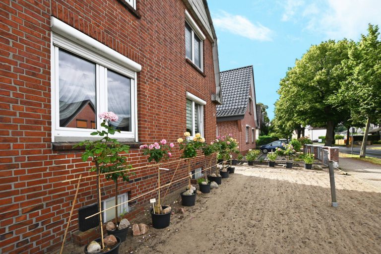 Immobilienangebot - Uetersen - Alle - Im Herzen von Uetersen: Großzügiges Einfamilienhaus mit vielseitig angelegtem Garten und PKW-Carport