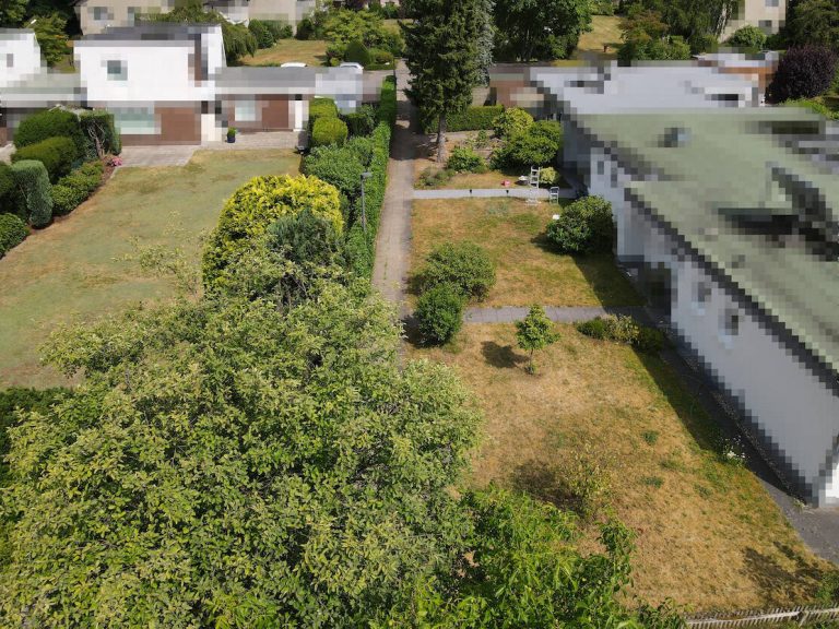 Immobilienangebot - Hamburg / Sasel - Alle - Gebotsverfahren: Sasel - Idyllisches Grundstück inkl. Baugenehmigung für 300qm Wfl. EFH/DH