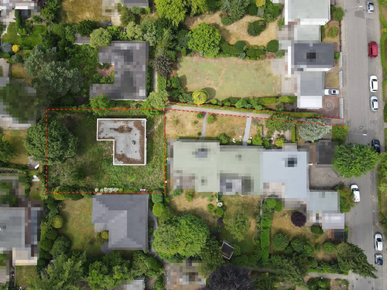 Immobilienangebot - Hamburg / Sasel - Alle - Gebotsverfahren: Sasel - Idyllisches Grundstück inkl. Baugenehmigung für 300qm Wfl. EFH/DH