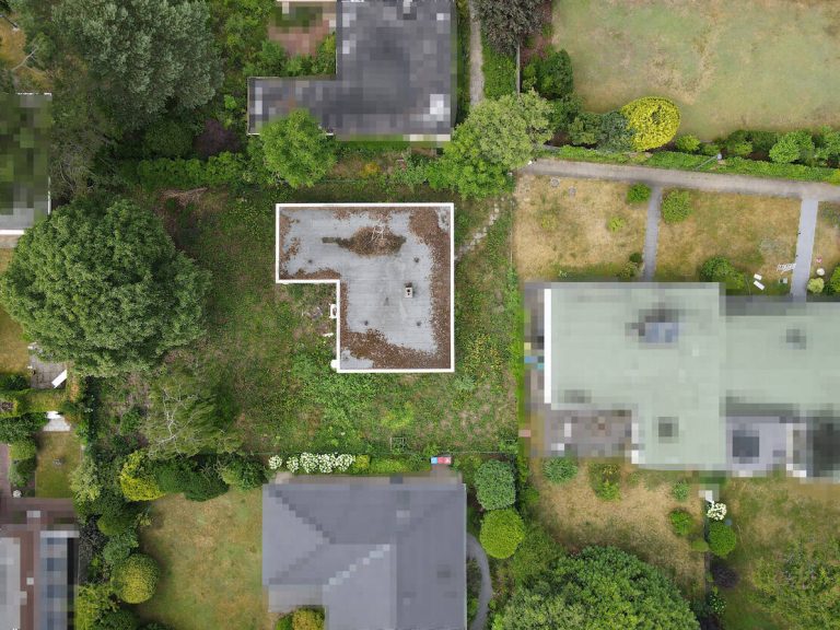 Immobilienangebot - Hamburg / Sasel - Alle - Gebotsverfahren: Sasel - Idyllisches Grundstück inkl. Baugenehmigung für 300qm Wfl. EFH/DH