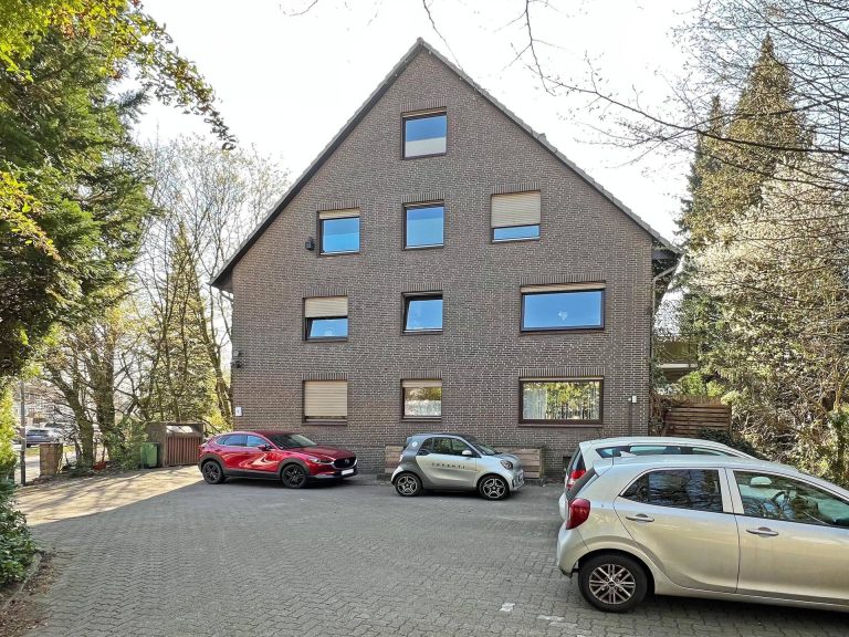 Immobilienangebot - Hamburg - Alle - Platzhirsch in Niendorf | Schöne Etagenwohnung mit Südwest-Balkon und Stellplatz vor der Haustür