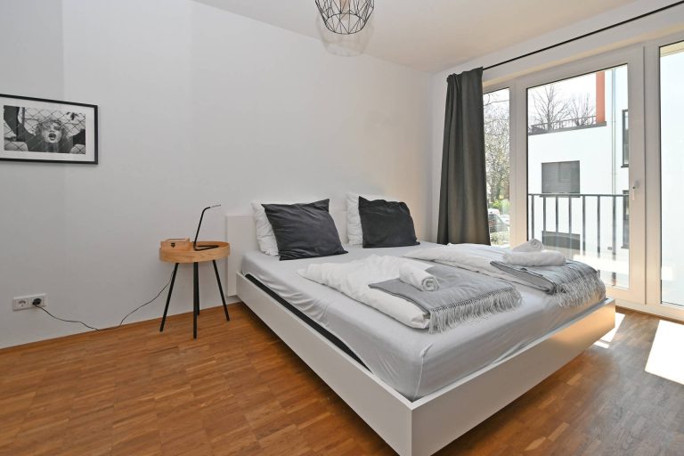 Immobilienangebot - Hamburg Stellingen - Alle - Traumhafte 2 Zimmer Wohnung mit Balkon und Tiefgarage in HH Stellingen.
Kurzzeitmiete möglich!