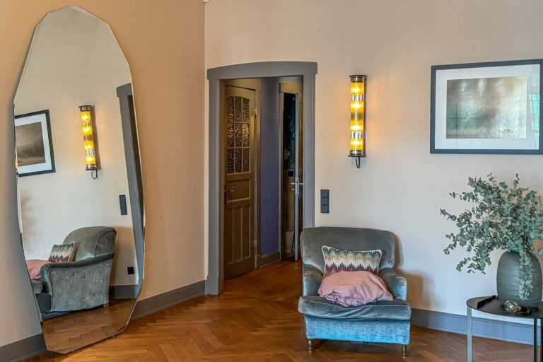 Immobilienangebot - Hamburg Winterhude - Alle - Luxuriöse Altbauwohnung mit Stil – großzügiges Wohnerlebnis in bester Lage