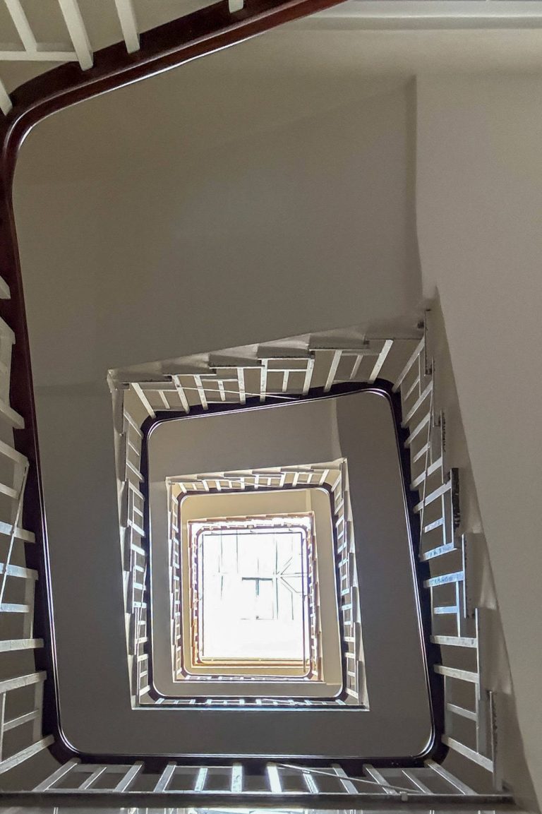 Immobilienangebot - Hamburg Winterhude - Alle - Luxuriöse Altbauwohnung mit Stil – großzügiges Wohnerlebnis in bester Lage