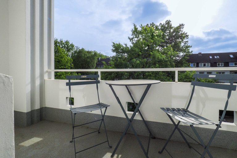 Immobilienangebot - Hamburg Winterhude - Alle - Luxuriöse Altbauwohnung mit Stil – großzügiges Wohnerlebnis in bester Lage