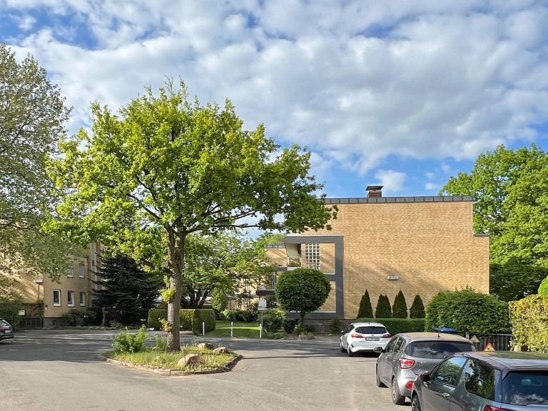 Immobilienangebot - Hamburg - Alle - Familienfreundliche Hochparterre-Wohnung auf parkähnlichem Grundstück | Farmsen-Berne
