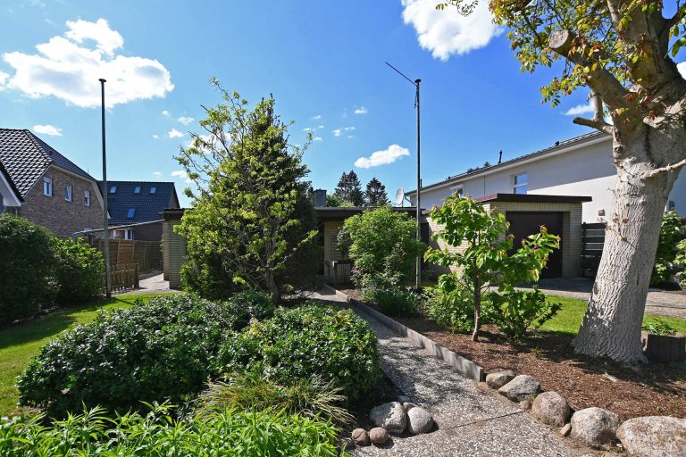 Immobilienangebot - Hamburg Eidelstedt - Alle - Einfamilienhaus mit Ausbaupotential auf sonnigem Grundstück
