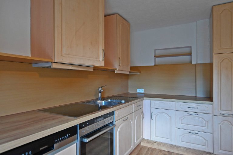 Immobilienangebot - Hamburg Eidelstedt - Alle - RESERVIERT - Einfamilienhaus mit Ausbaupotential auf sonnigem Grundstück
