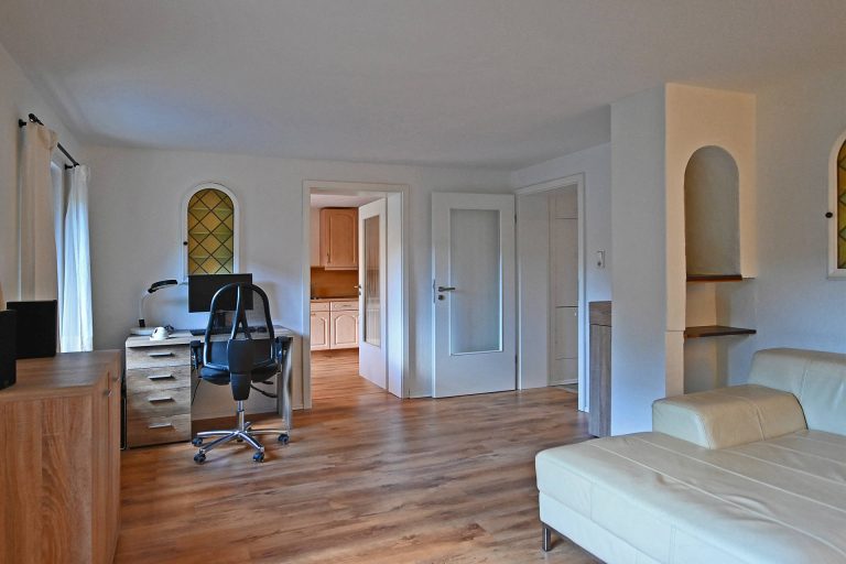 Immobilienangebot - Hamburg Eidelstedt - Alle - RESERVIERT - Einfamilienhaus mit Ausbaupotential auf sonnigem Grundstück