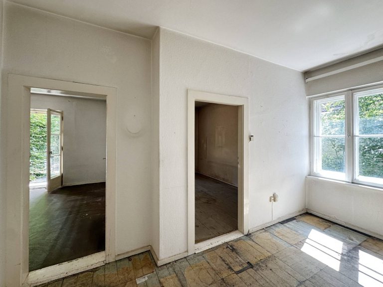 Immobilienangebot - Berlin - Alle - BIETERVERFAHREN – Originales Siedlungshaus mit besonderer Atmosphäre nahe Krumme Lanke