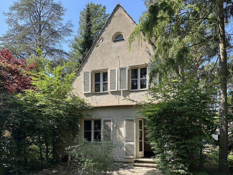 Immobilienangebot - Berlin - Alle - BIETERVERFAHREN – Originales Siedlungshaus mit besonderer Atmosphäre nahe Krumme Lanke