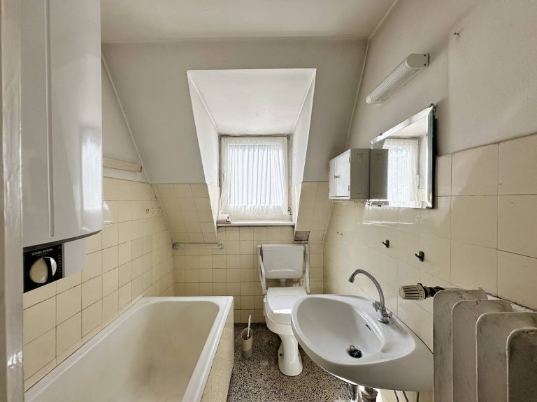 Immobilienangebot - Berlin - Alle - BIETERVERFAHREN – Originales Siedlungshaus mit besonderer Atmosphäre nahe Krumme Lanke
