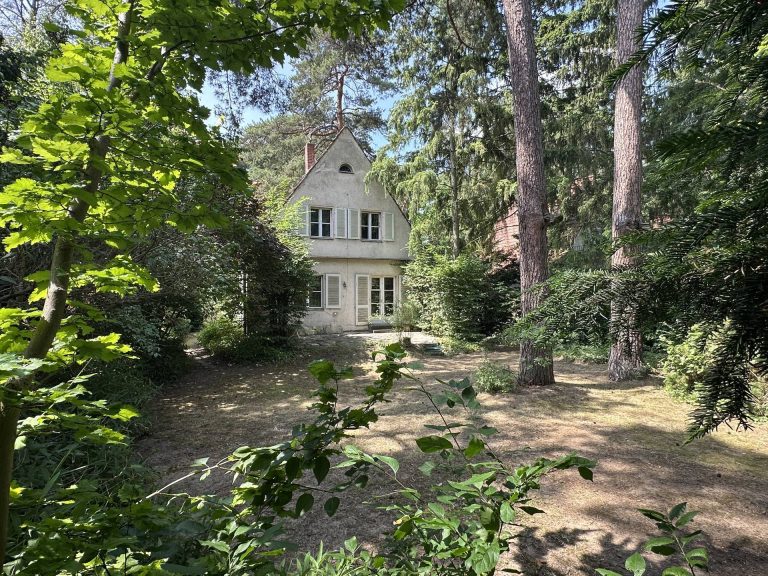 Immobilienangebot - Berlin - Alle - BIETERVERFAHREN – Originales Siedlungshaus mit besonderer Atmosphäre nahe Krumme Lanke