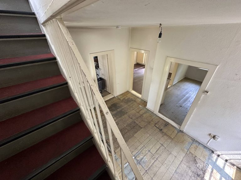 Immobilienangebot - Berlin - Alle - BIETERVERFAHREN – Originales Siedlungshaus mit besonderer Atmosphäre nahe Krumme Lanke