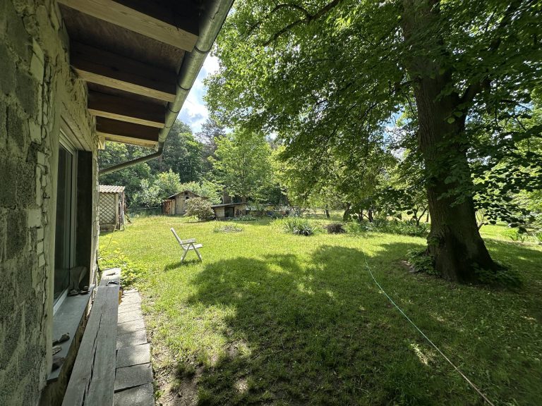 Immobilienangebot - Schwerin - Alle - Ein Grundstück zum Verlieben mit Neubaupotential (B-Plan), Bestandsgebäude und privatem Seezugang