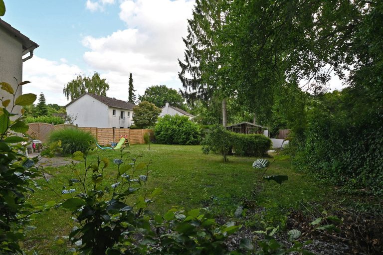 Immobilienangebot - Hamburg - Alle - Schönes, gut geschnittenes Endreihenhaus mit großzügigem ca. 500 m² Grundstück in Langenhorn
