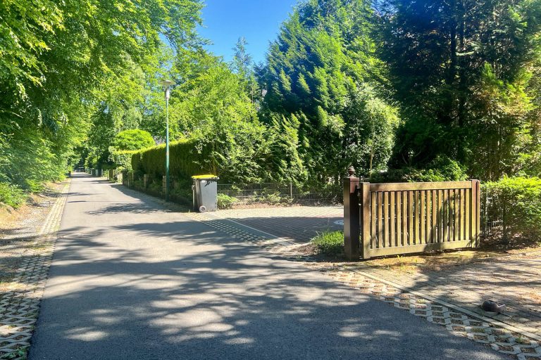 Immobilienangebot - Aumühle - Alle - Aumühle - östlich von Hamburg: Großzügiges Süd-Grundstück in naturverbundener Lage
