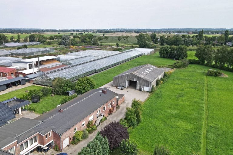 Immobilienangebot - Hamburg - Alle - Gebäude-Ensemble mit Wohn- & Gewerbenutzung,   großer Lagerhalle und Elbzugang