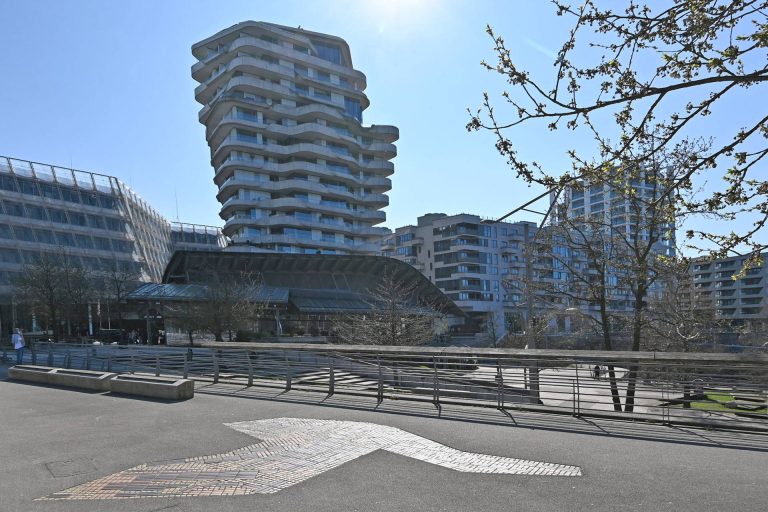 Immobilienangebot - Hamburg - Alle - Exklusive 2 Zimmer Wohnung im Marco Polo Tower/ Hafen City mit Terrasse und Tiefgarage im 11.St.!