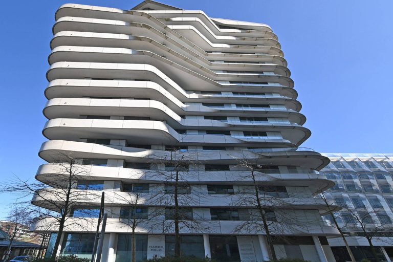 Immobilienangebot - Hamburg - Alle - Exklusive 2 Zimmer Wohnung im Marco Polo Tower/ Hafen City mit Terrasse und Tiefgarage im 11.St.!