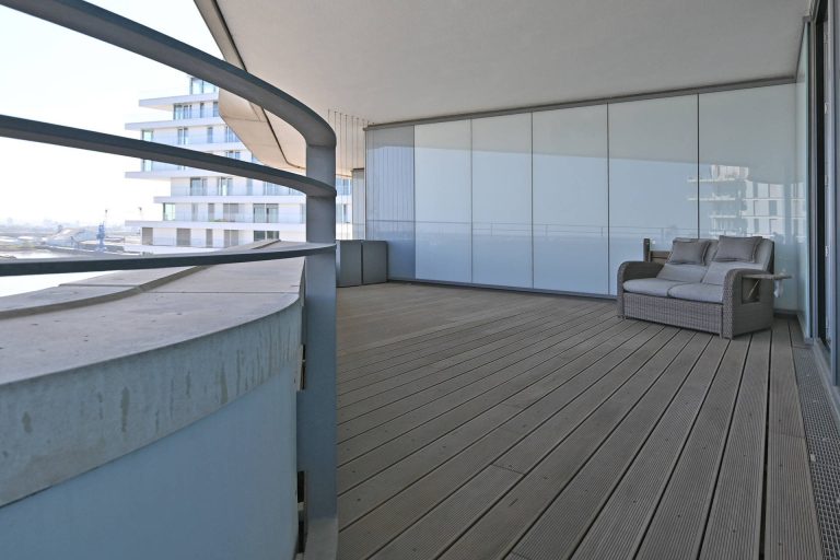 Immobilienangebot - Hamburg - Alle - Exklusive 2 Zimmer Wohnung im Marco Polo Tower/ Hafen City mit Terrasse und Tiefgarage im 11.St.!