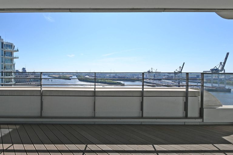 Immobilienangebot - Hamburg - Alle - Exklusive 2 Zimmer Wohnung im Marco Polo Tower/ Hafen City mit Terrasse und Tiefgarage im 11.St.!