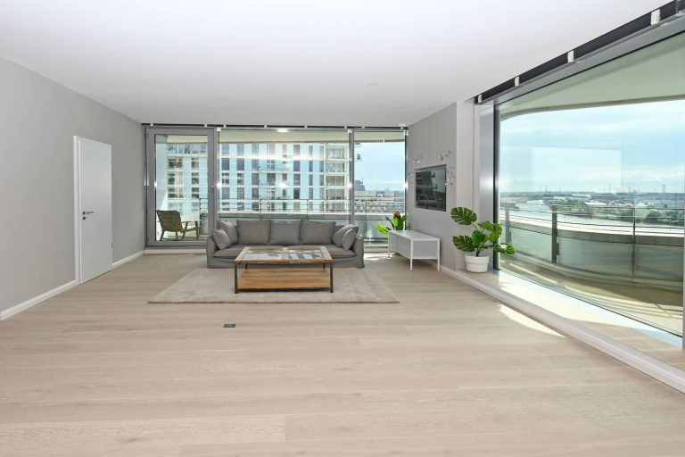 Immobilienangebot - Hamburg - Alle - Exklusive 2 Zimmer Wohnung im Marco Polo Tower/ Hafen City mit Terrasse und Tiefgarage im 11.St.!