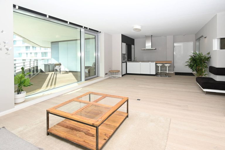 Immobilienangebot - Hamburg - Alle - Exklusive 2 Zimmer Wohnung im Marco Polo Tower/ Hafen City mit Terrasse und Tiefgarage im 11.St.!