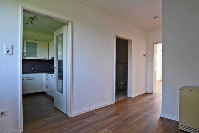 Immobilienangebot - Norderstedt - Alle - Renovierte, schicke Wohnung mit Sonnenbalkon in Top-Lage!
