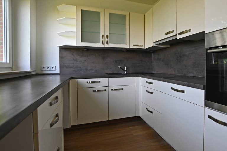 Immobilienangebot - Norderstedt - Alle - Renovierte, schicke Wohnung mit Sonnenbalkon in Top-Lage!