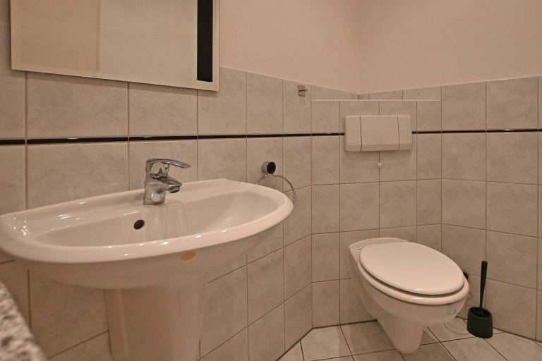 Immobilienangebot - Norderstedt - Alle - Renovierte, schicke Wohnung mit Sonnenbalkon in Top-Lage!