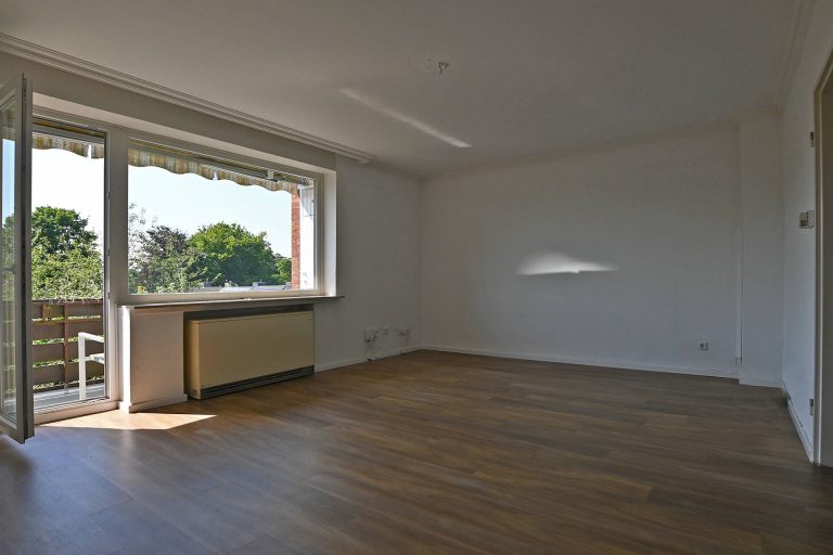 Immobilienangebot - Norderstedt - Alle - Renovierte, schicke Wohnung mit Sonnenbalkon in Top-Lage!