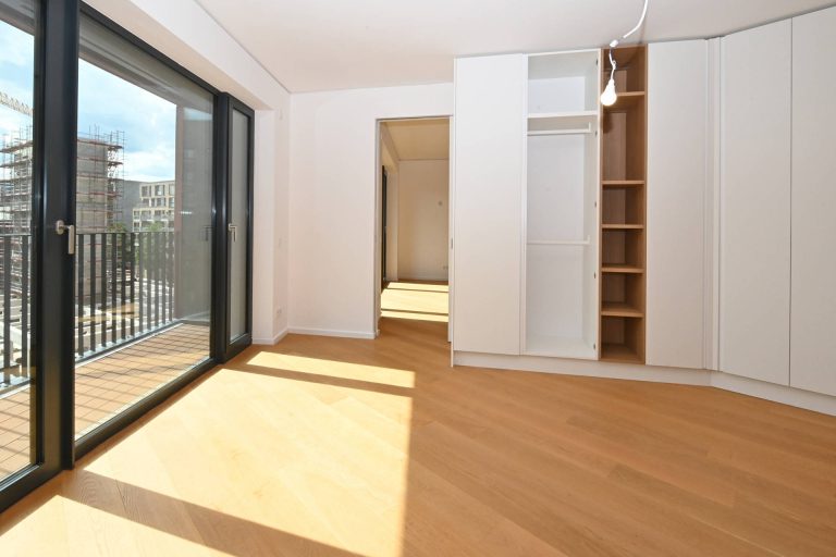 Immobilienangebot - Hamburg - Alle - Moderne 2-Zimmer-Wohnung mit 2 Balkonen im Herzen der Hafencity Hamburg – Erstbezug im 11 Decks!