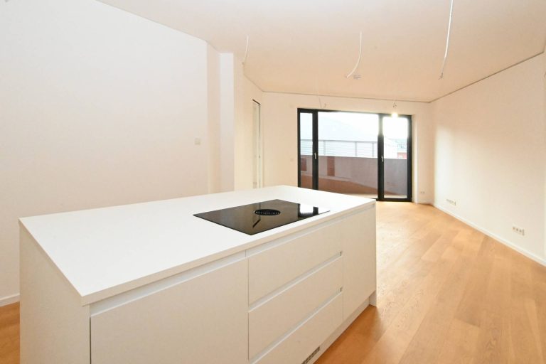 Immobilienangebot - Hamburg - Alle - Moderne 2-Zimmer-Wohnung mit 2 Balkonen im Herzen der Hafencity Hamburg – Erstbezug im 11 Decks!