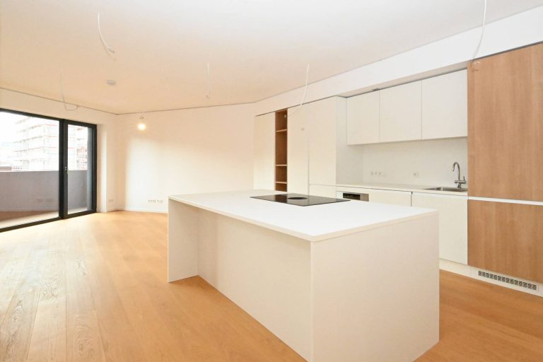 Immobilienangebot - Hamburg - Alle - Moderne 2-Zimmer-Wohnung mit 2 Balkonen im Herzen der Hafencity Hamburg – Erstbezug im 11 Decks!